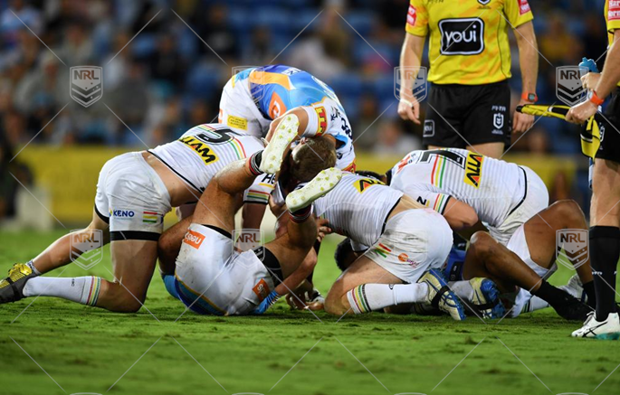 NRL 2019 RD05 Gold Coast Titans v Penrith Panthers - Fight