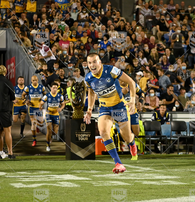 NRL 2021 SF Penrith Panthers v Parramatta Eels - Clinton Gutherson, run on